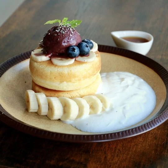 画像2517：米粉パンケーキ（アサイー＆バナナ）